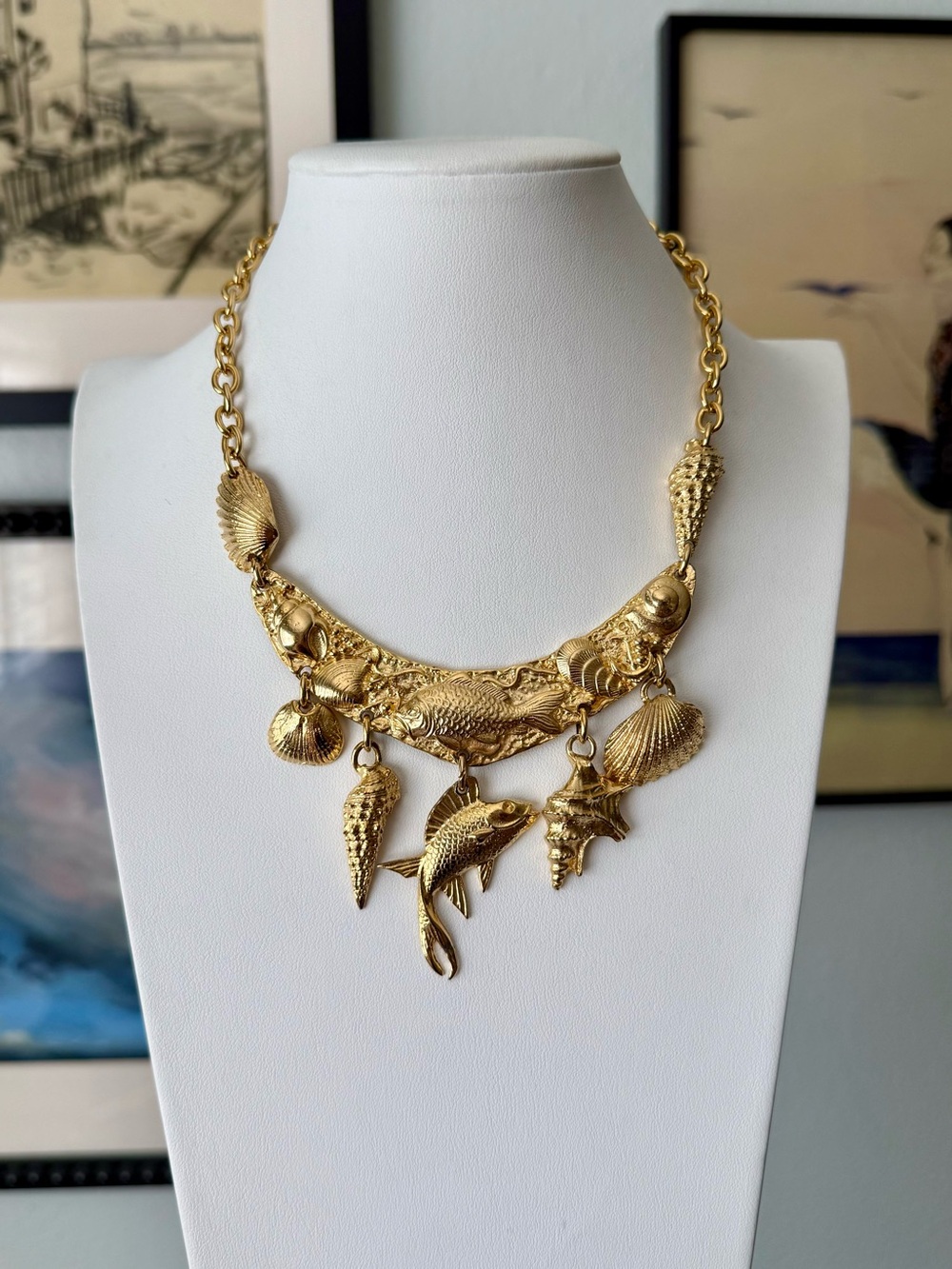 Vintage Gold-tone Collar Fish Shell Charm Pendant Statement Necklace Coastal
